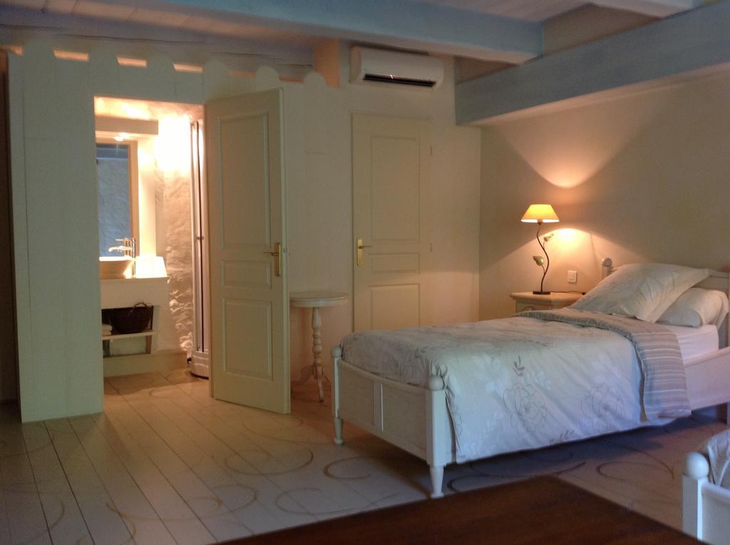 Maison D'Hotes Les Chambres De Mon Moulin Pégomas Quarto foto