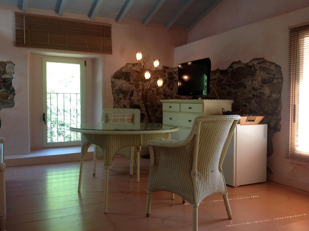 Maison D'Hotes Les Chambres De Mon Moulin Pégomas Quarto foto