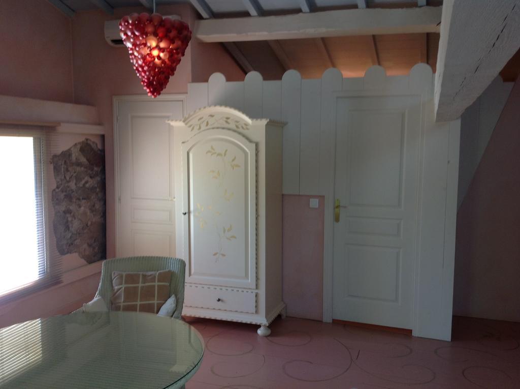 Maison D'Hotes Les Chambres De Mon Moulin Pégomas Quarto foto